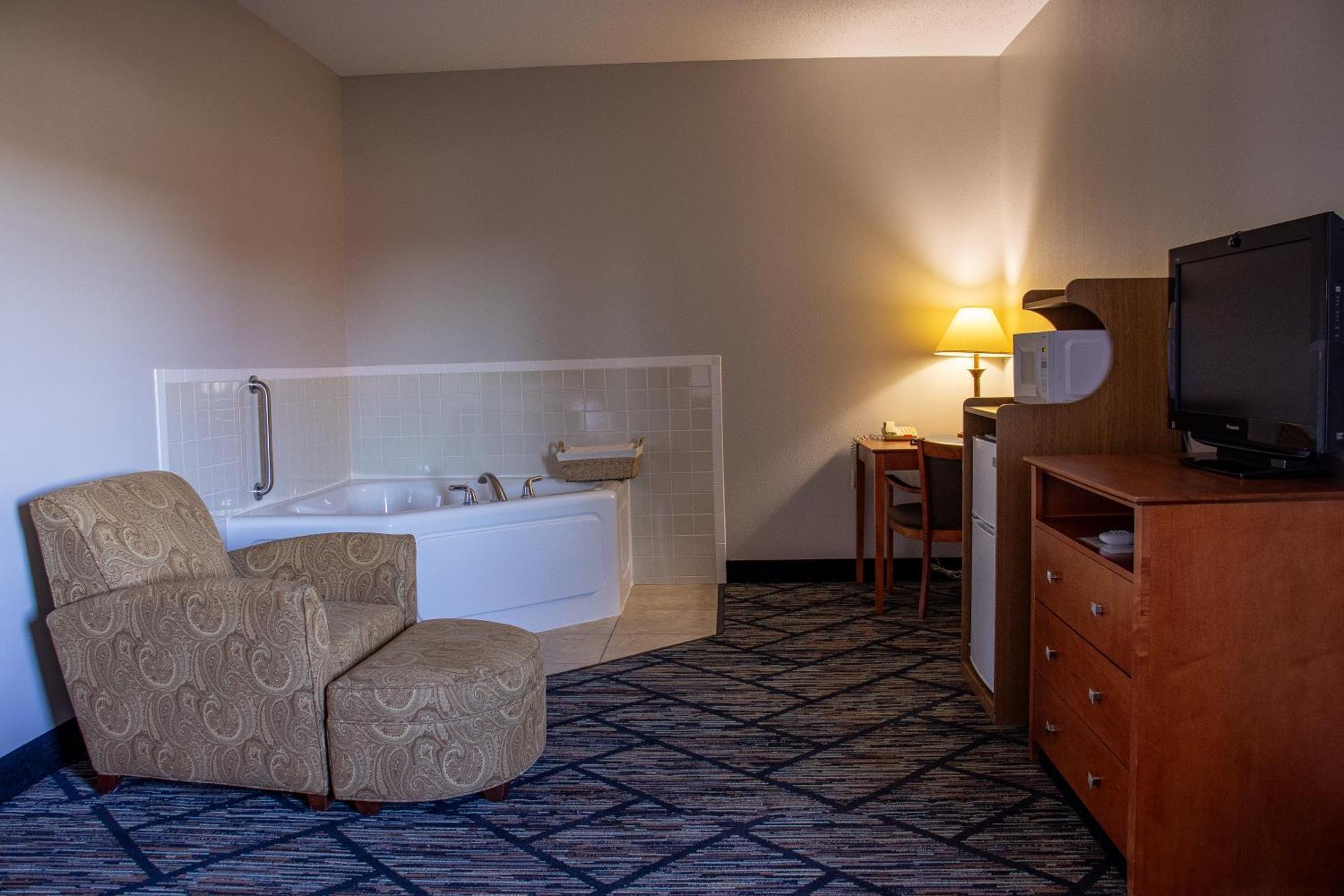 Belva Deer Inn Sigourney Екстериор снимка