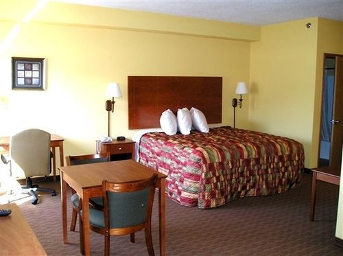 Belva Deer Inn Sigourney Екстериор снимка