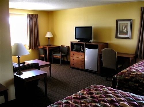 Belva Deer Inn Sigourney Екстериор снимка